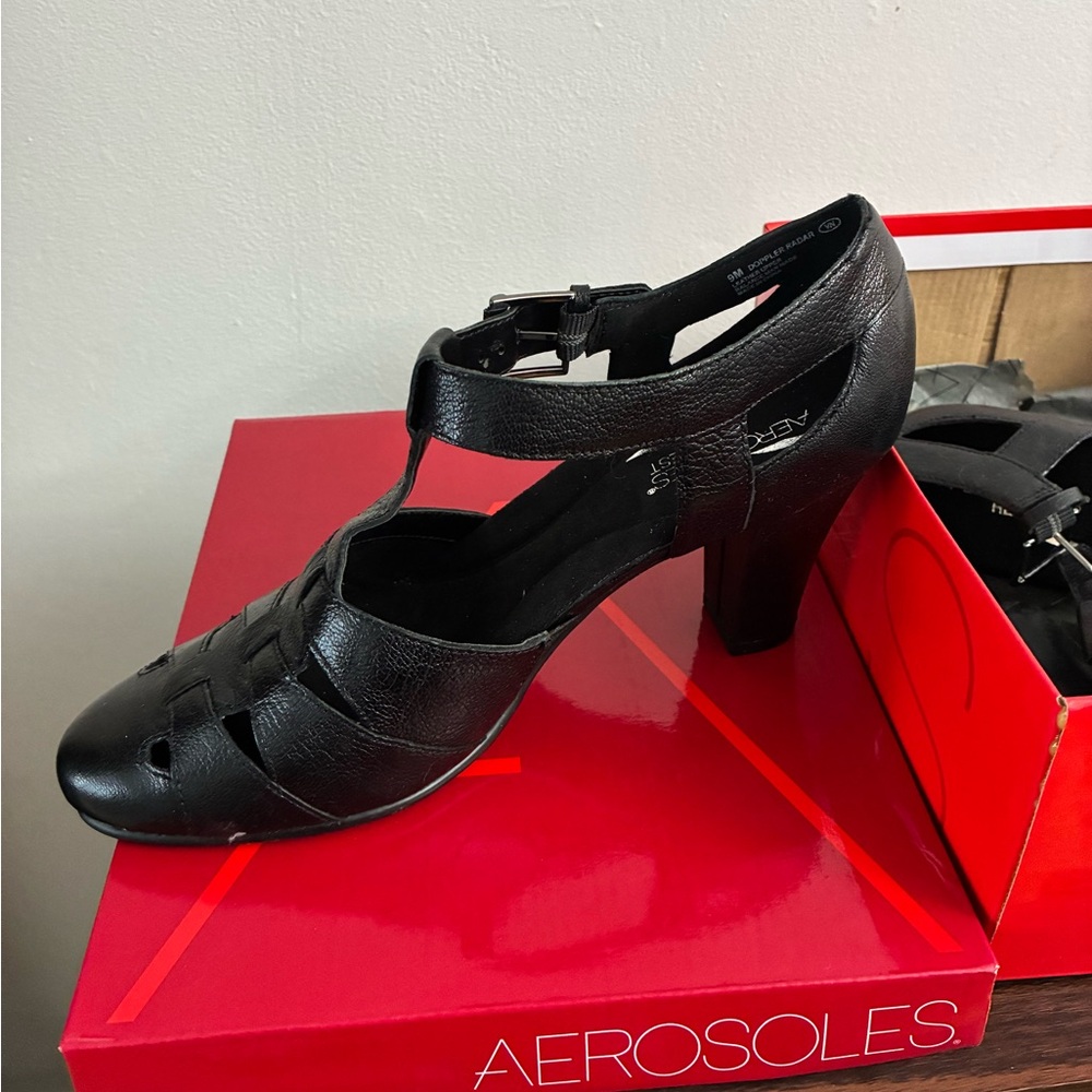 AEROSOLES Doppler Radar Black Leather Heels Elegant Comfort - Picture 3 of 5